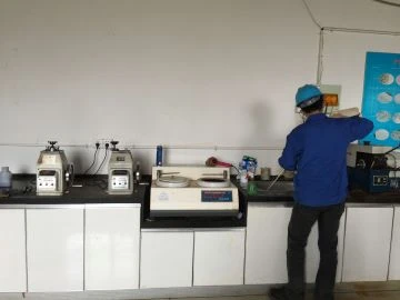 ネジとワイヤーの技術検査